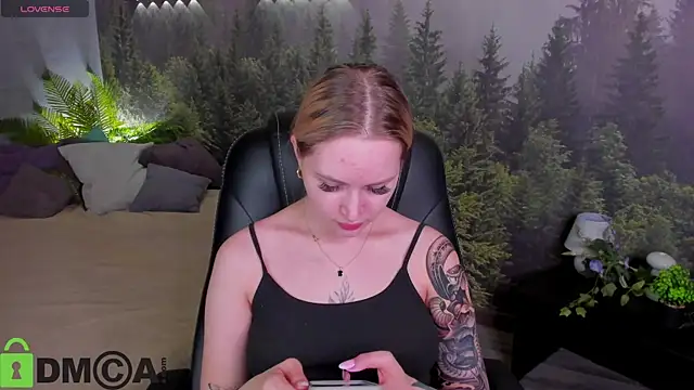 Carol  Cox online show from 11-03-25, 10:42