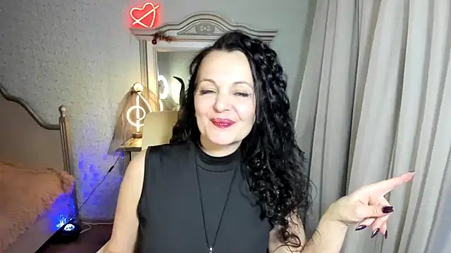 Snapshot of WitchBlueRose chatting on 12-18-24, 06:25 WitchBlueRose online show from 12-18-24, 06:25