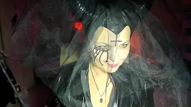 Snapshot of WitchBlueRose chatting on 10-31-25, 04:19 WitchBlueRose online show from 10-31-25, 04:19