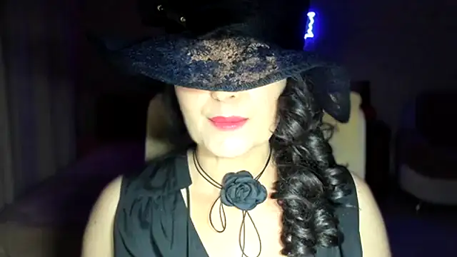 Snapshot of WitchBlueRose chatting on 11-05-25, 04:51 WitchBlueRose online show from 11-05-25, 04:51