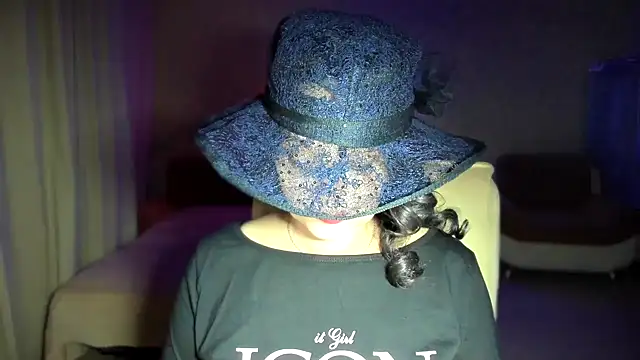 Snapshot of WitchBlueRose chatting on 11-12-25, 08:08 WitchBlueRose online show from 11-12-25, 08:08