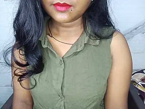 Snapshot of Muktha chatting on 06-18-26, 03:18 Muktha online show from 06-18-26, 03:18
