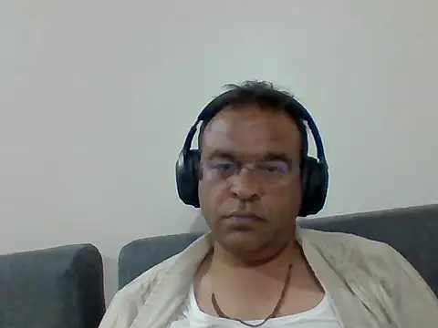 Snapshot of nupa230780 chatting on 11-23-25, 05:35 nupa230780 online show from 11-23-25, 05:35