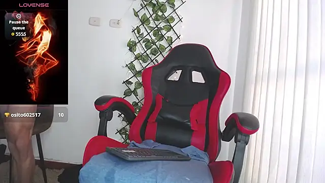 Snapshot of darkviper26 chatting on 09-14-25, 12:48 darkviper26 online show from 09-14-25, 12:48