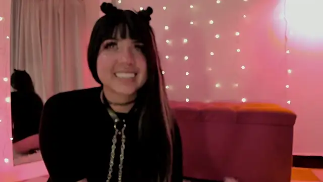 Snapshot of _dahian14_ chatting on 10-06-25, 01:58 dahian14 online show from 10-06-25, 01:58