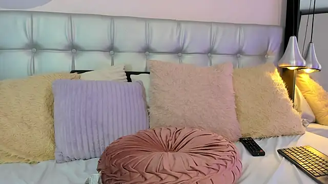 Axel brunette1 online show from 03-10-25, 01:45