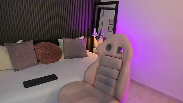 Axel brunette1 online show from 09-24-25, 07:39