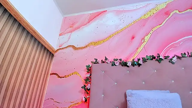 Taylor  cooper online show from 02-18-25, 10:14