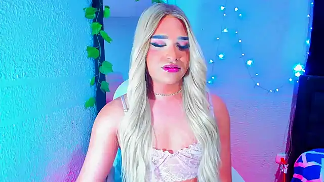 Snapshot of Elody_Preysler69 chatting on 02-24-25, 07:00 Elody Preysler69 online show from 02-24-25, 07:00