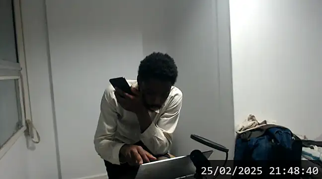 Snapshot of Mastertopdome chatting on 02-26-25, 12:49 Mastertopdome online show from 02-26-25, 12:49