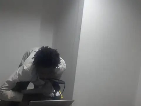 Snapshot of Mastertopdome chatting on 09-30-25, 12:15 Mastertopdome online show from 09-30-25, 12:15