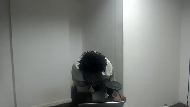 Snapshot of Mastertopdome chatting on 11-10-25, 12:53 Mastertopdome online show from 11-10-25, 12:53