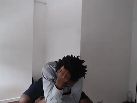 Snapshot of Mastertopdome chatting on 12-15-25, 02:32 Mastertopdome online show from 12-15-25, 02:32