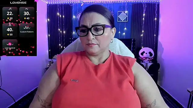 Snapshot of Ivonnee__ chatting on 05-02-26, 03:33 Ivonnee online show from 05-02-26, 03:33