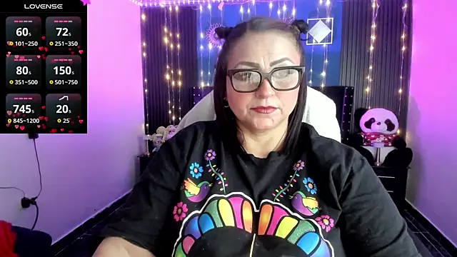 Snapshot of Ivonnee__ chatting on 05-07-26, 09:09 Ivonnee online show from 05-07-26, 09:09