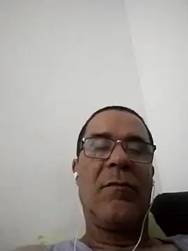 Snapshot of barboza991 chatting on 05-08-26, 02:17 barboza991 online show from 05-08-26, 02:17