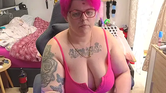 Snapshot of SunshineLexi chatting on 02-24-25, 09:43 SunshineLexi online show from 02-24-25, 09:43