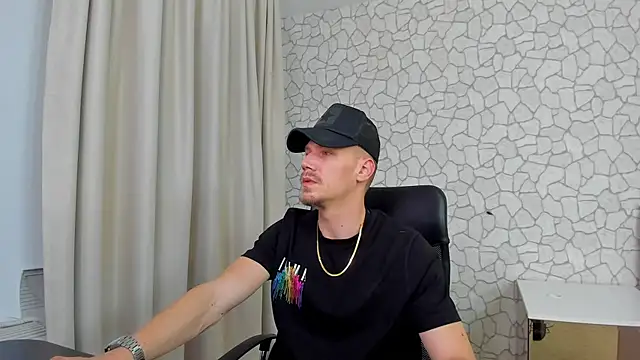 Snapshot of MateoBenjaminX chatting on 01-24-25, 07:28 MateoBenjaminX online show from 01-24-25, 07:28