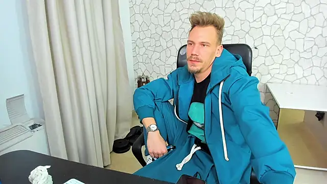 Snapshot of MateoBenjaminX chatting on 01-30-25, 08:21 MateoBenjaminX online show from 01-30-25, 08:21