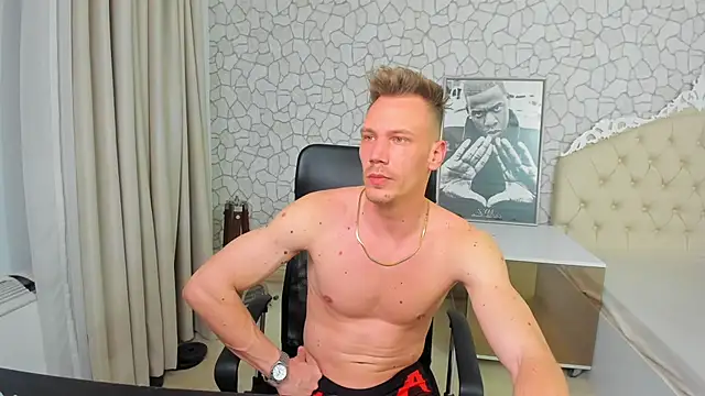 Snapshot of MateoBenjaminX chatting on 03-13-25, 05:39 MateoBenjaminX online show from 03-13-25, 05:39