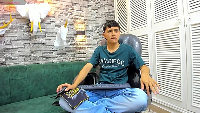 DamiBright online show from 11-20-25, 05:23