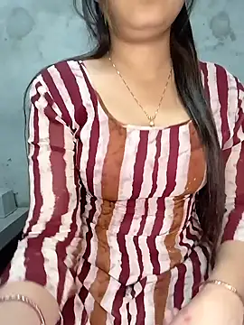 Shanaya Hotty online show from 01-28-25, 08:47