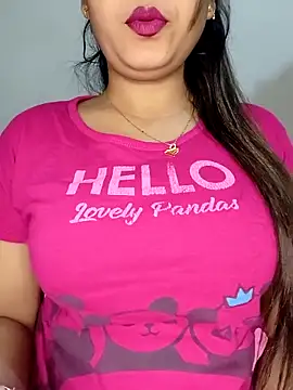 Shanaya Hotty online show from 12-21-25, 09:00