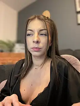 Mia Ethan online show from 01-26-25, 02:30