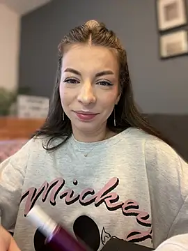 Mia Ethan online show from 02-01-25, 09:00