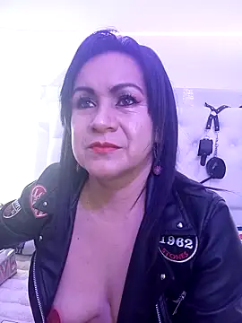 jescaoporto4 online show from 09-20-25, 02:07