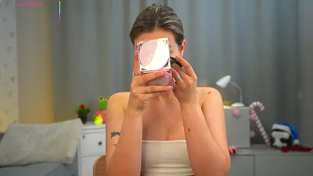 Snapshot of EthalGold chatting on 12-17-25, 03:12 EthalGold online show from 12-17-25, 03:12