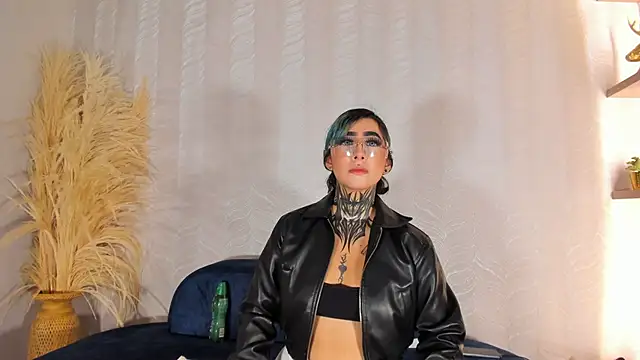 Alahia Dangelo online show from 05-27-26, 05:43