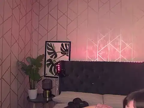 Snapshot of ValentinaBouxBabestation chatting on 12-15-24, 09:09 ValentinaBouxBabestation online show from 12-15-24, 09:09