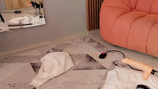 Snapshot of Eilin_clio chatting on 12-22-24, 04:17 Eilin clio online show from 12-22-24, 04:17