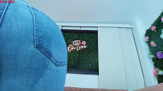 sandy rivas online show from 09-30-25, 07:19