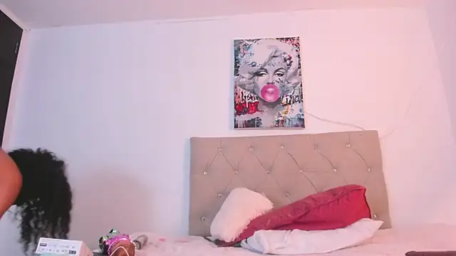 Milkdulce1 online show from 02-21-25, 09:13