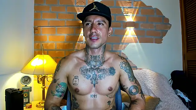 Dylanstonne online show from 03-08-25, 04:12