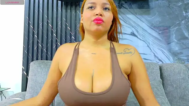 lindsayhoffman18 online show from 04-14-26, 08:37