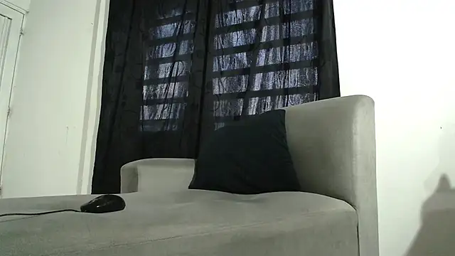 Snapshot of Aangelhot chatting on 12-24-24, 10:49 Aangelhot online show from 12-24-24, 10:49