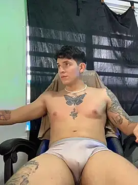 Snapshot of Aangelhot chatting on 02-09-25, 10:32 Aangelhot online show from 02-09-25, 10:32