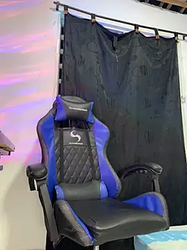 Snapshot of Aangelhot chatting on 02-26-25, 02:37 Aangelhot online show from 02-26-25, 02:37