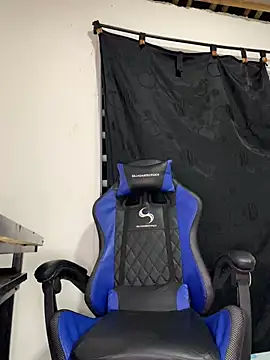 Snapshot of Aangelhot chatting on 03-15-25, 01:30 Aangelhot online show from 03-15-25, 01:30