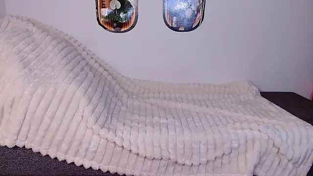 bellaa love  online show from 04-09-26, 12:10