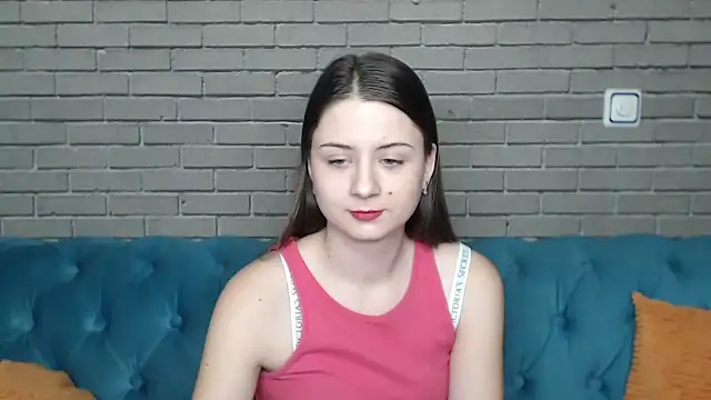 Snapshot of MilanaRoza chatting on 02-03-25, 05:03 MilanaRoza online show from 02-03-25, 05:03