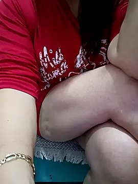 Snapshot of simay1111 chatting on 11-26-25, 05:25 simay1111 online show from 11-26-25, 05:25