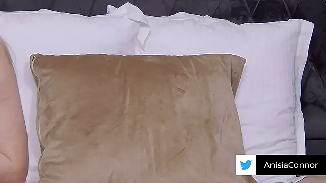 AnisiaConnor online show from 10-05-25, 06:28