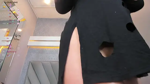 Snapshot of JessicaMilan chatting on 02-02-25, 07:20 JessicaMilan online show from 02-02-25, 07:20