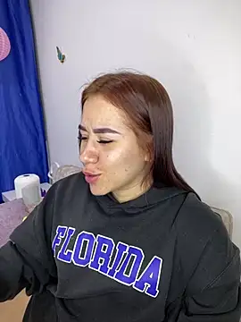 Snapshot of Im_Valen_Cute chatting on 01-24-25, 12:09 Im Valen Cute online show from 01-24-25, 12:09