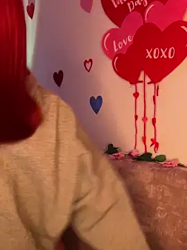 Snapshot of Im_Valen_Cute chatting on 02-13-25, 08:34 Im Valen Cute online show from 02-13-25, 08:34