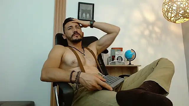 Reiko 85  online show from 02-15-25, 01:10